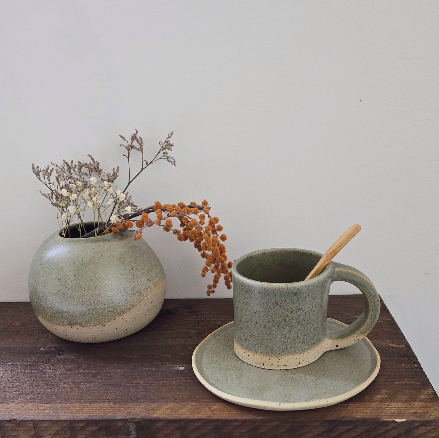 Tazza PAUSA per the, caffè e cappuccino. Contiene 150ml di liquido.