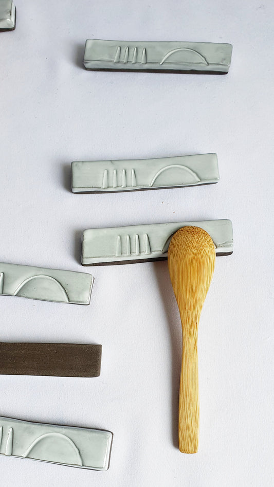 Poggia posate FORCHETTA E CUCCHIAIO in gres nero. Confezioni da 6 pezzi