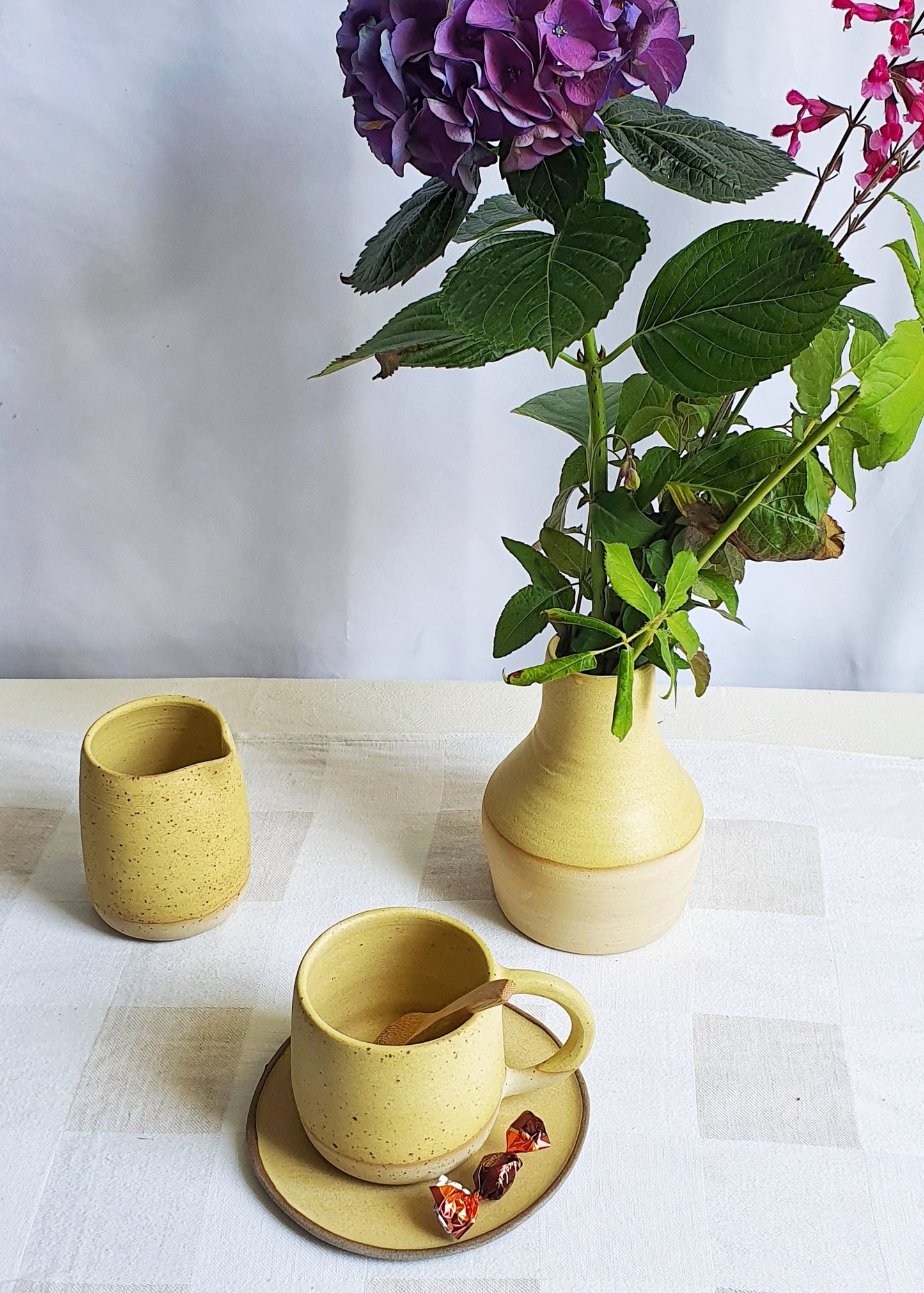 Tazza BOTERO per the, caffè e cappuccino. Contiene 300ml di liquido.