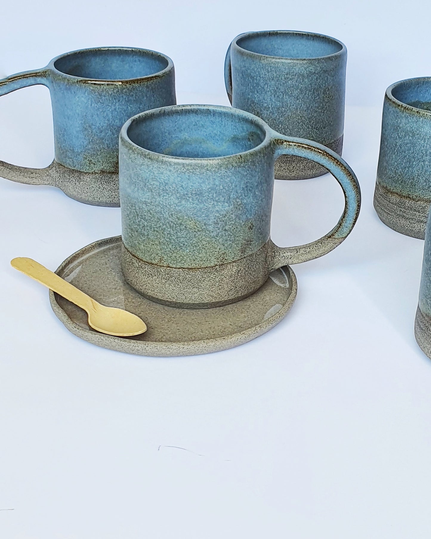 Tazze GIGA in gres grigio con manico