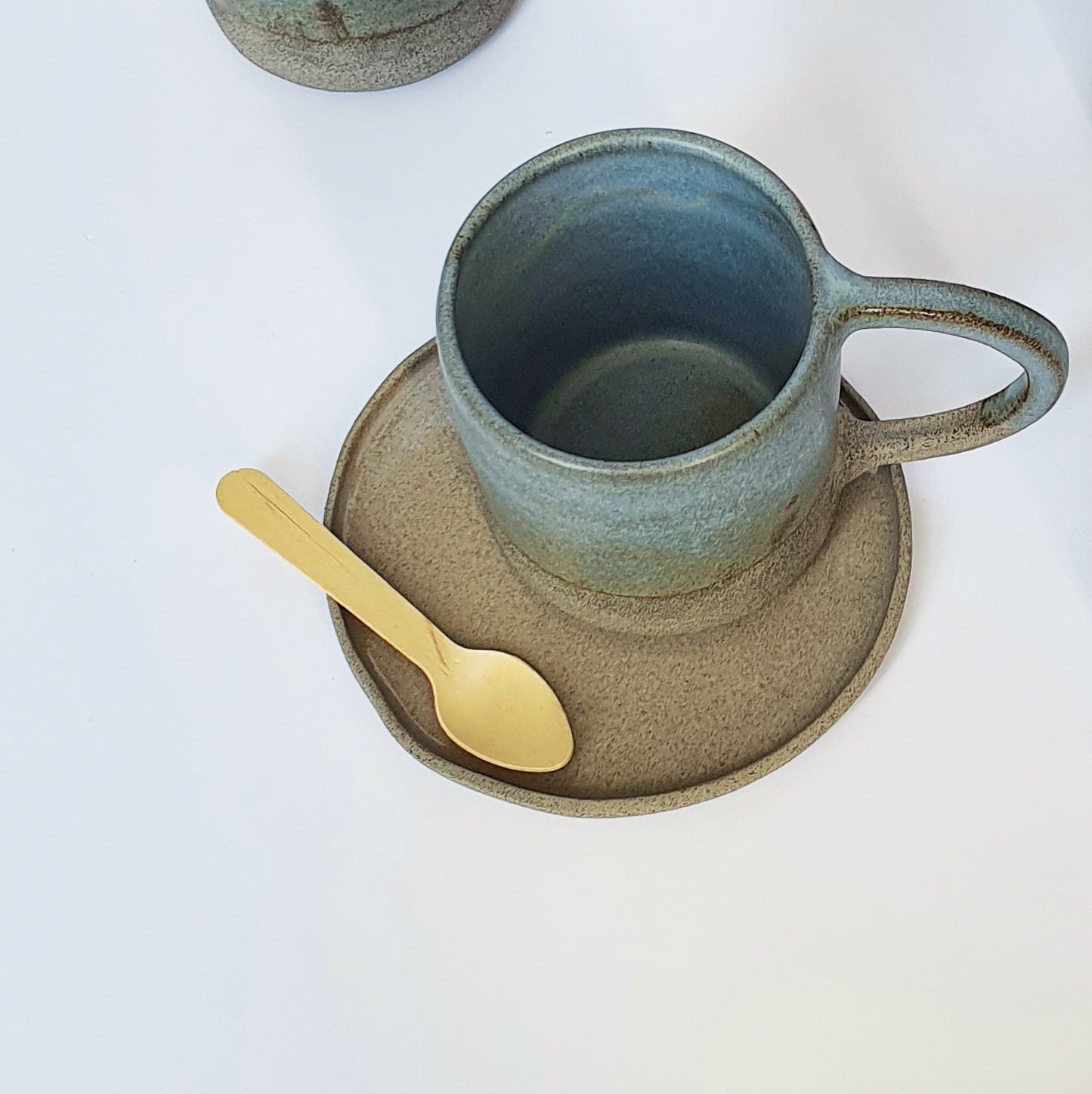 Tazze GIGA in gres grigio con manico