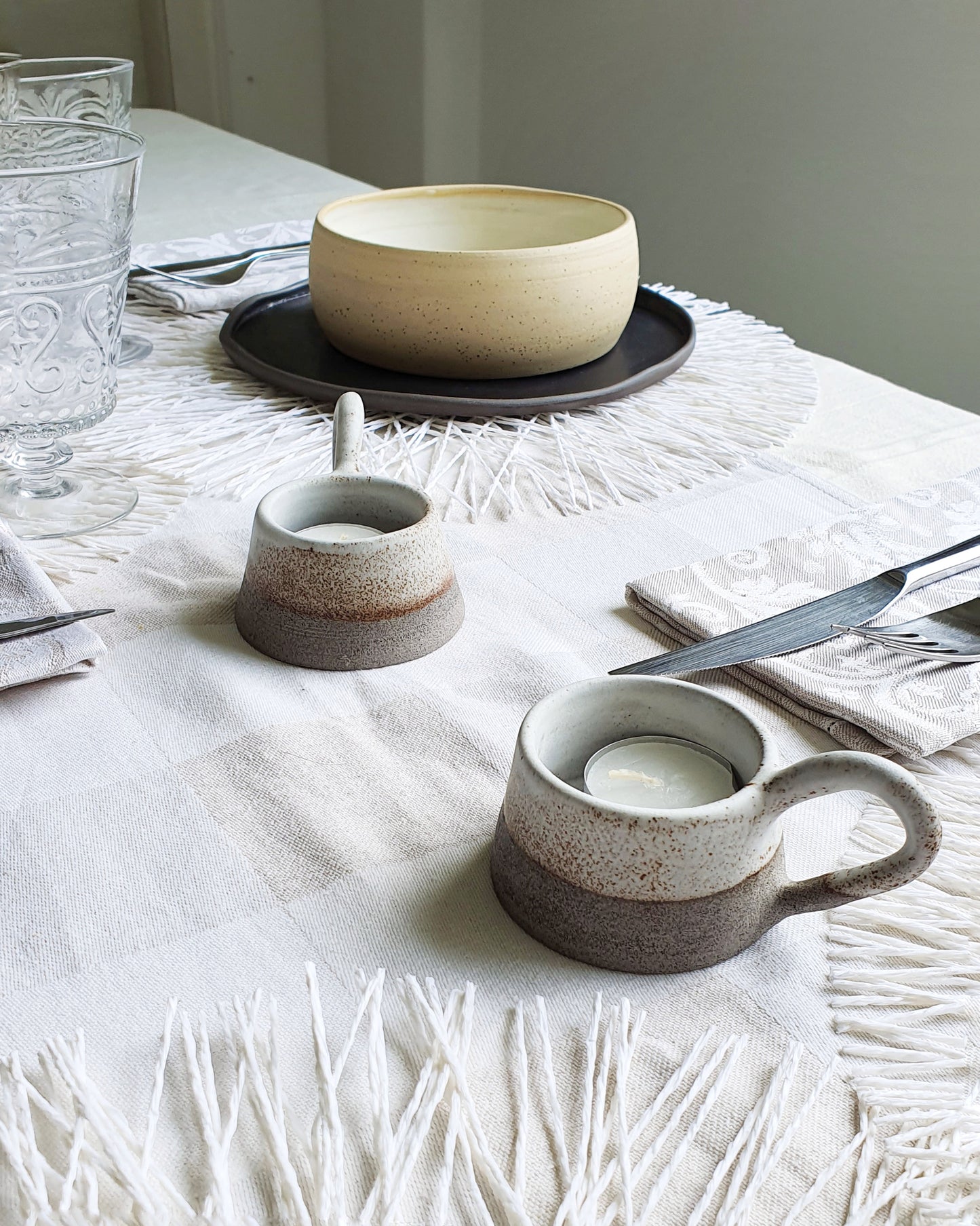 Porta candeline BUGIA in gres grigio con manico