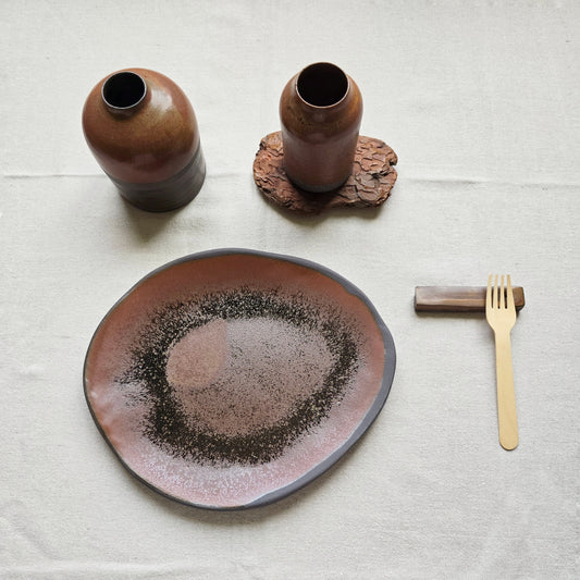 PRE ORDER Piatto “Luna di Terra”  LINEA RUST– gres nero fatto a mano forma organica smaltato RUGGINE