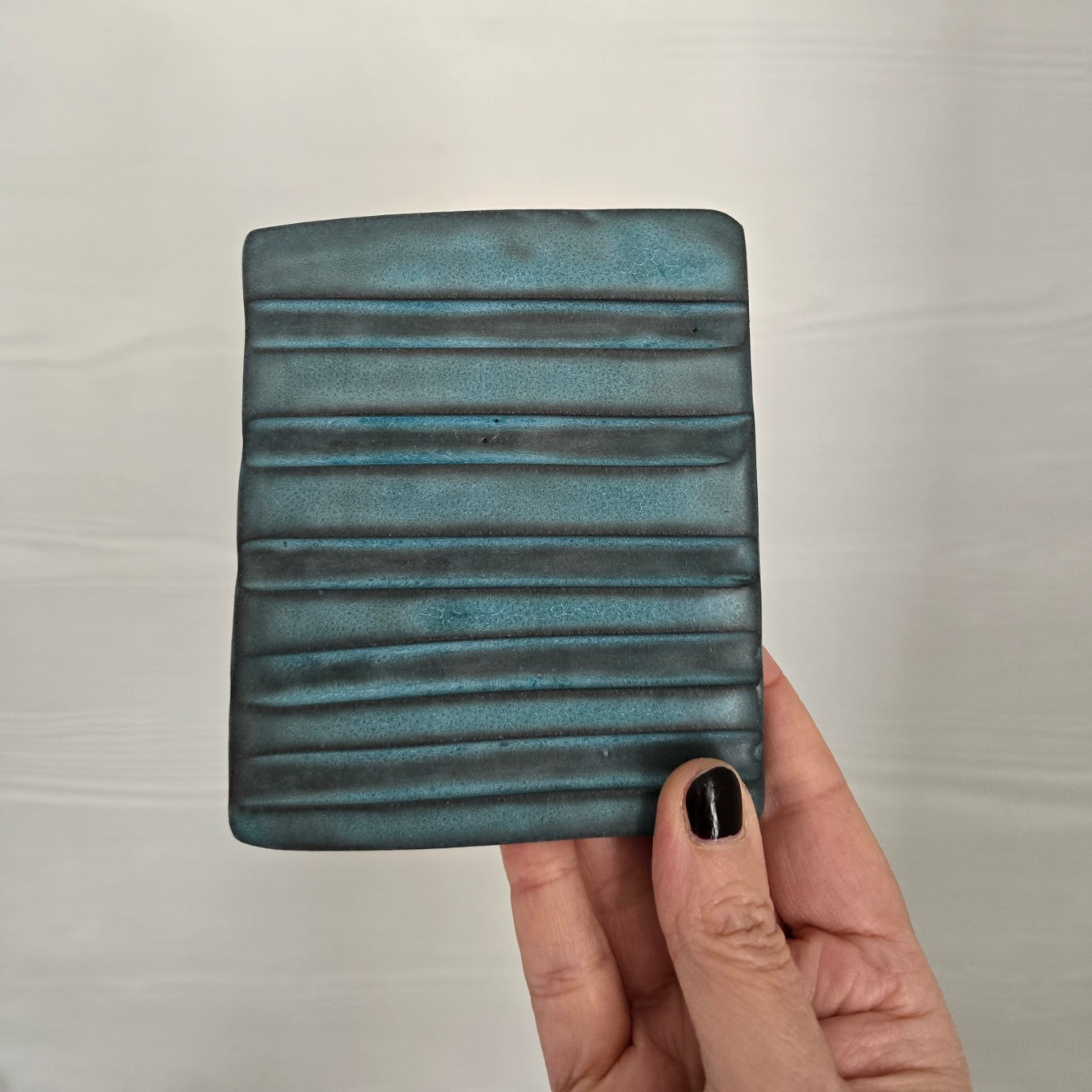 PORTA SAPONE di forma rettangolare in gres nero di diversi colori - dimensioni 9cm x 11cm