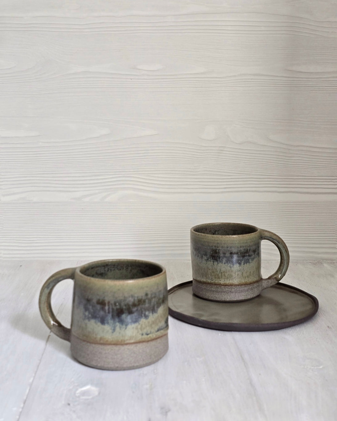 Tazze GIGA in gres grigio con manico