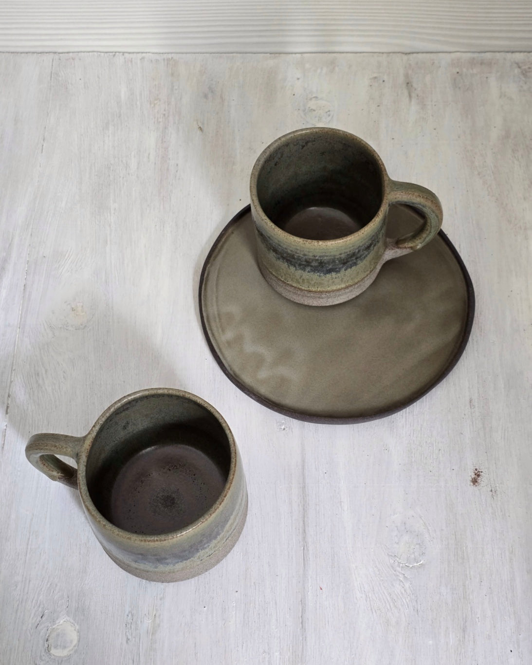 Tazze GIGA in gres grigio con manico