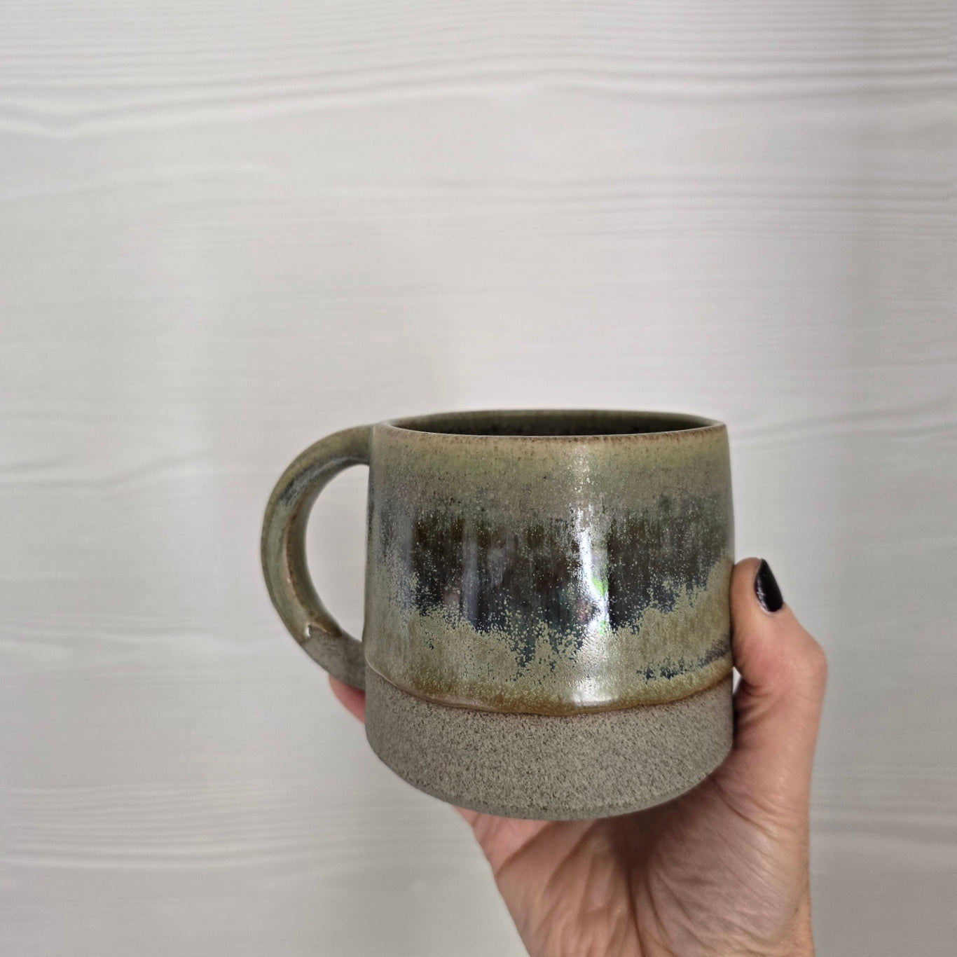 Tazze GIGA in gres grigio con manico