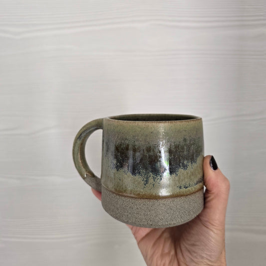 Tazze GIGA in gres grigio con manico