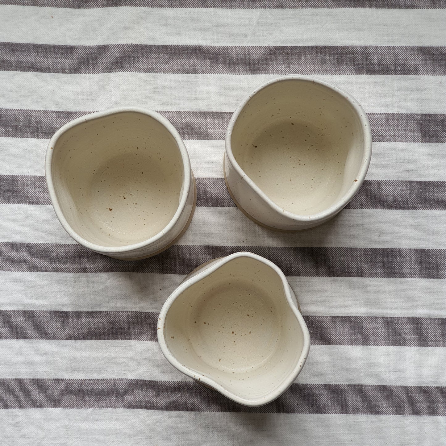 Tazza/BICCHIERE  STROPICCIATE per the, caffè e cappuccino. Contiene 250ml di liquido.