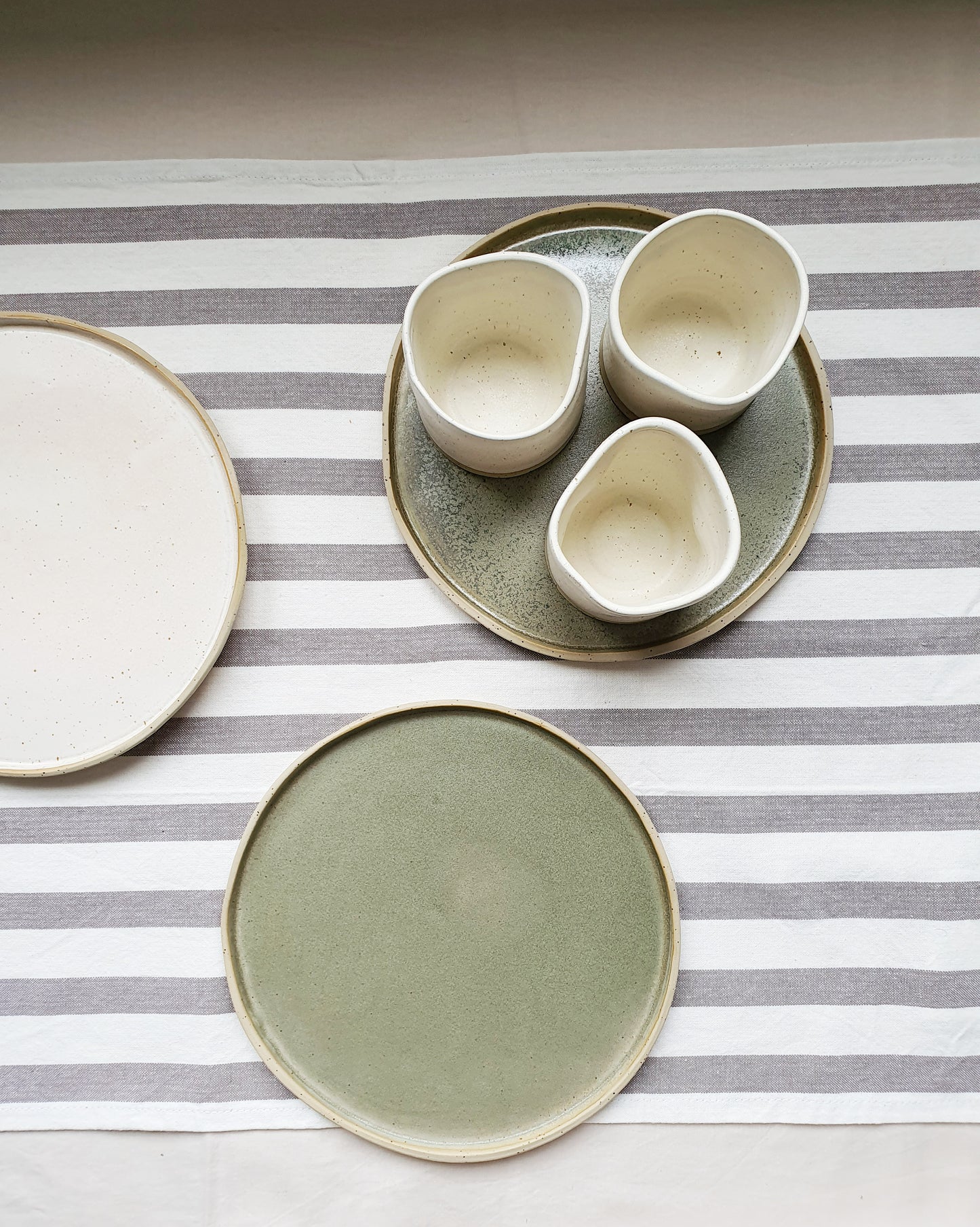 Tazza/BICCHIERE  STROPICCIATE per the, caffè e cappuccino. Contiene 250ml di liquido.