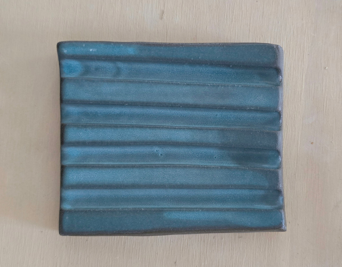 PORTA SAPONE di forma rettangolare in gres nero di diversi colori - dimensioni 9cm x 11cm
