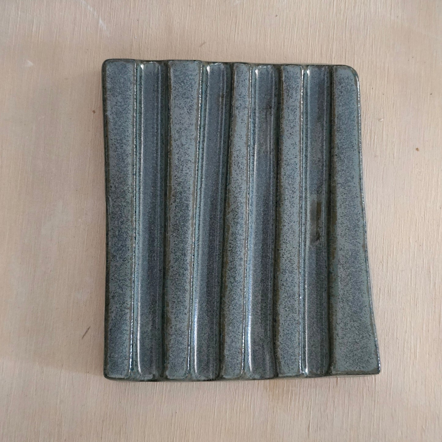 PORTA SAPONE di forma rettangolare in gres nero di diversi colori - dimensioni 9cm x 11cm