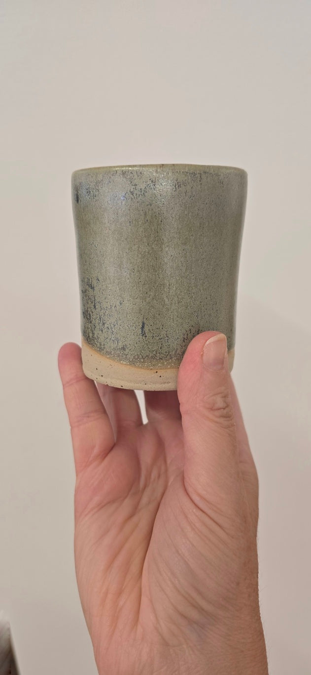 Tazza  in gres puntinato
