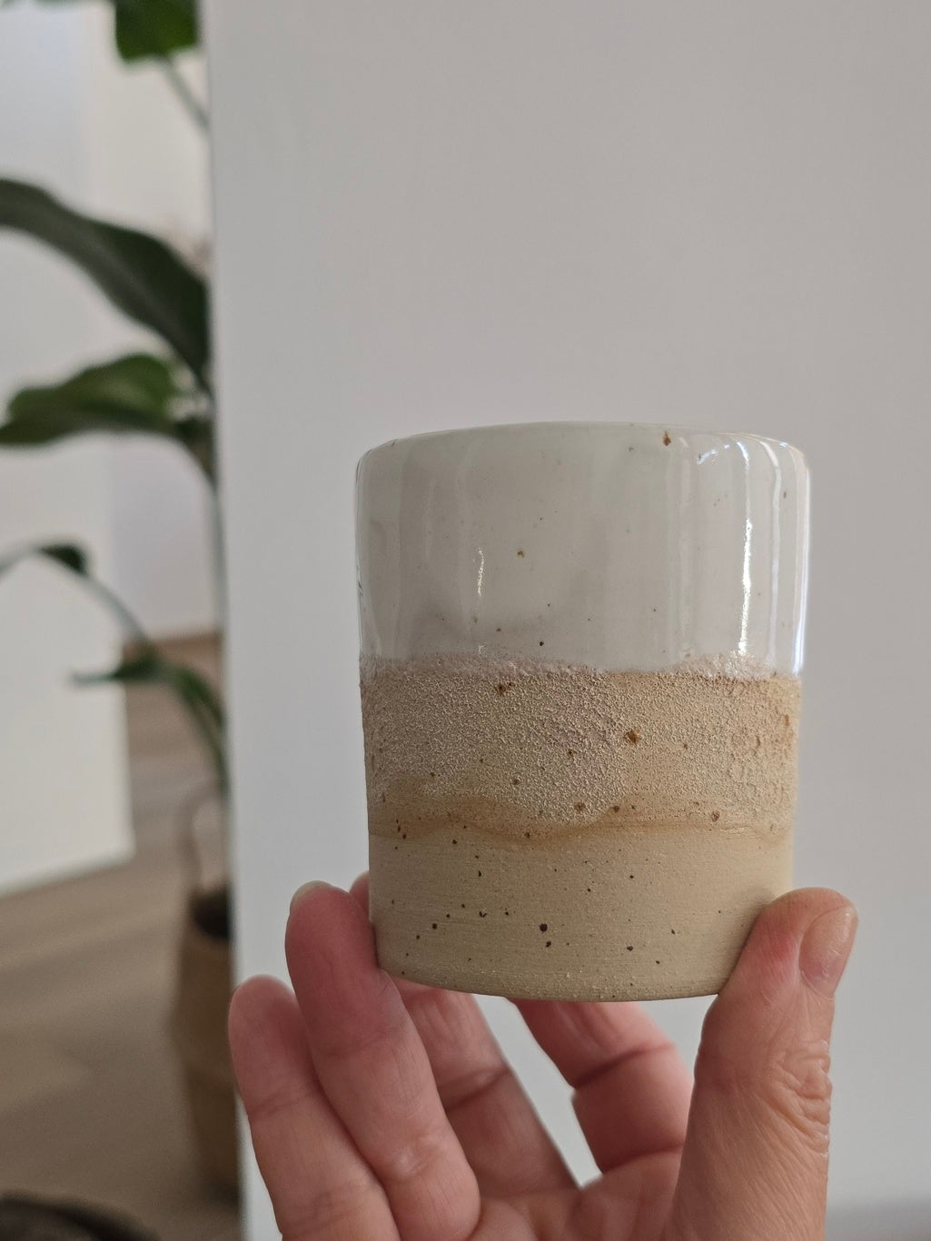 Tazza CRATERE in gres puntinato