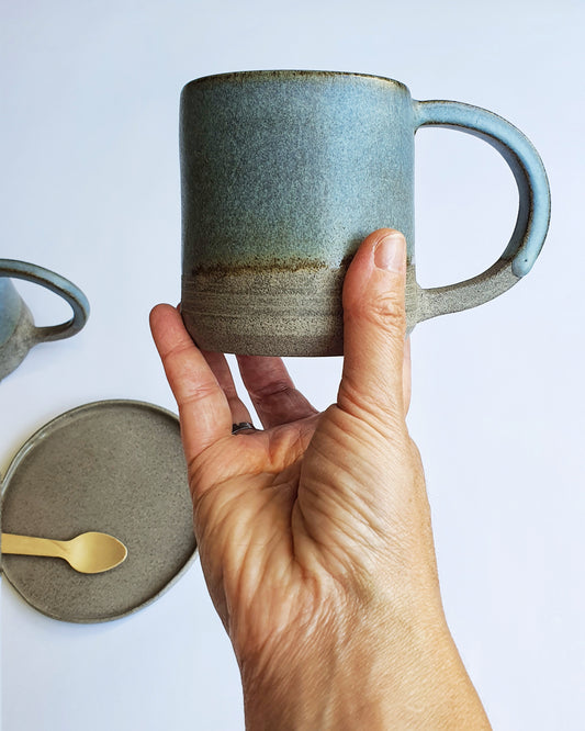 Tazze GIGA in gres grigio con manico